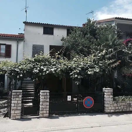 Mila Holiday Apartment Porec